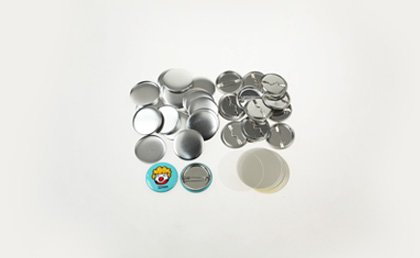 1000 placek 32 mm se špendlíkem (odznaky, buttony) - 1